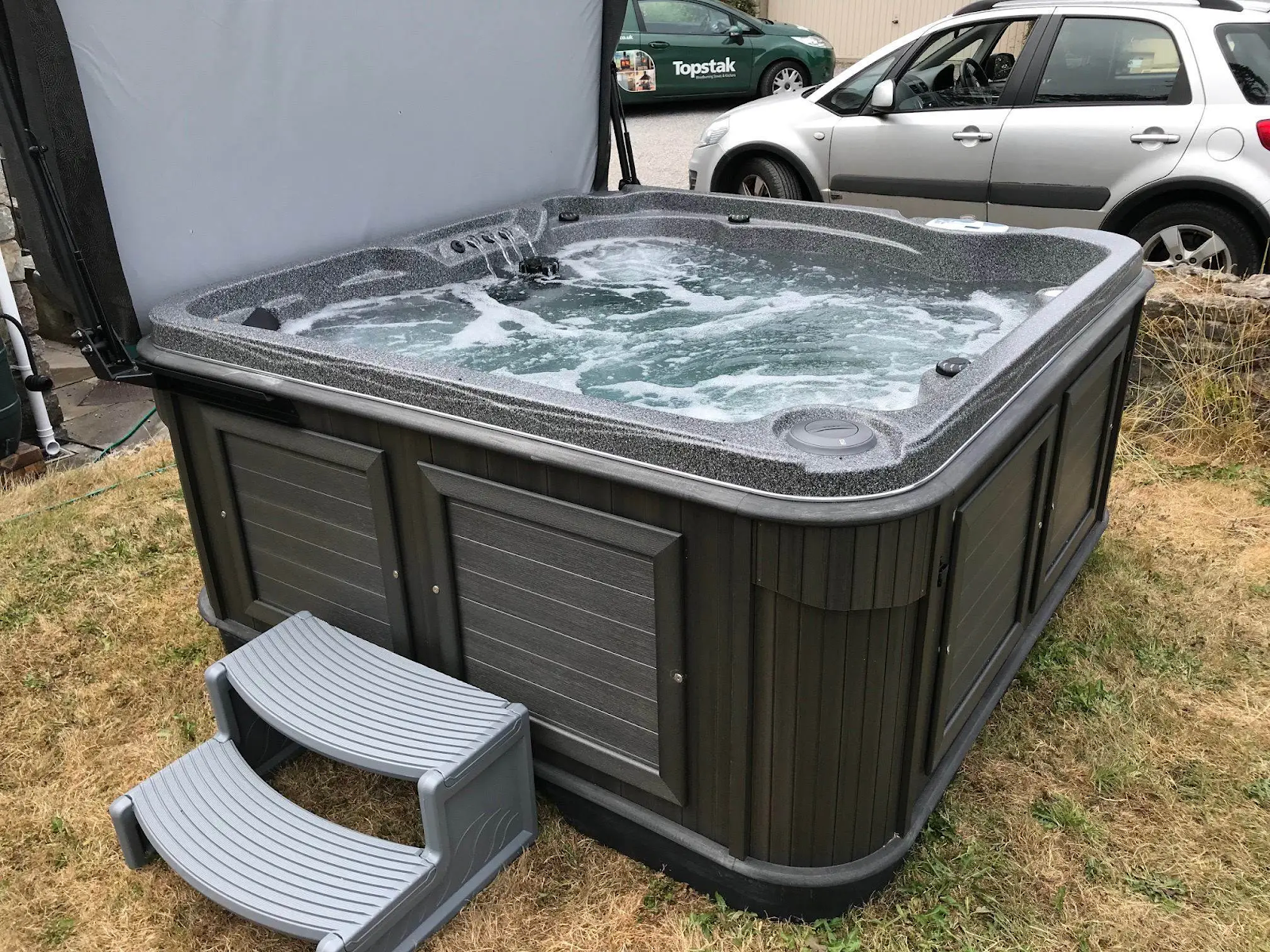 ex-display hot tubs