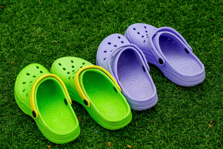 Are crocs good walking shoes